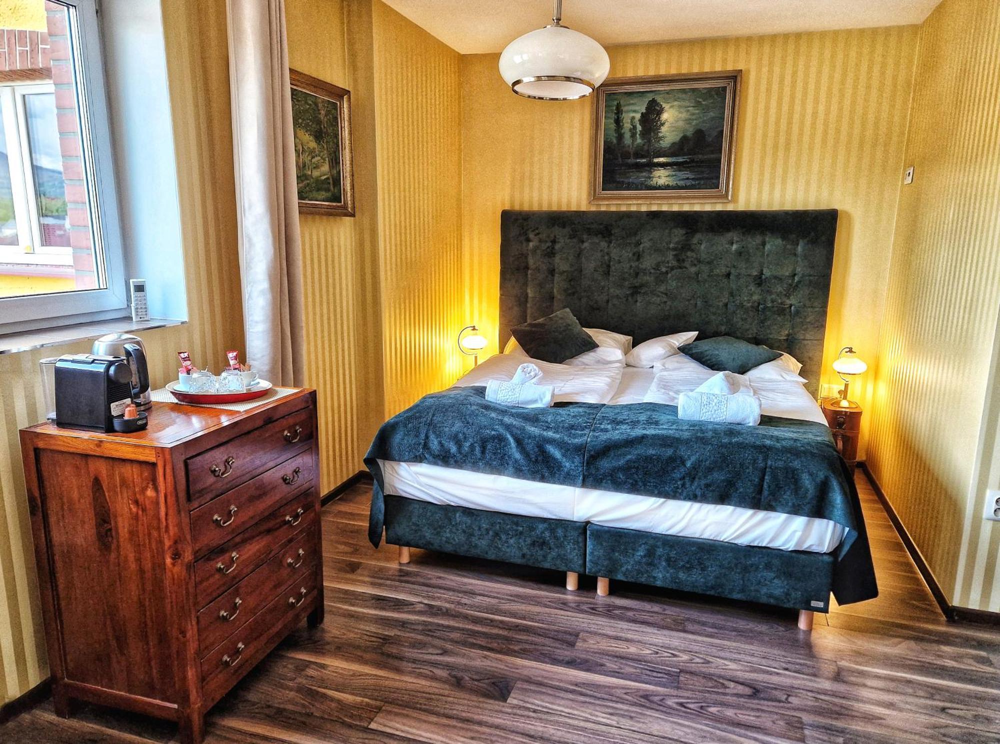 In Spirit, Hotel V Roznovskem Pivovaru - Pivni Lazne, Wellness & Cokoladovna รอชนอฟ ป็อด ราดโฮชติเย็ม ภายนอก รูปภาพ